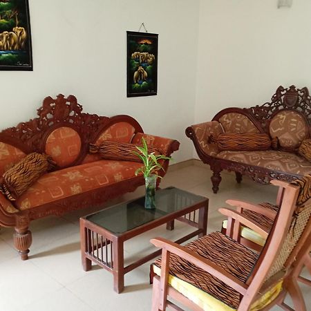 Larn'S Villa Hotel & Apartment Wadduwa Ngoại thất bức ảnh