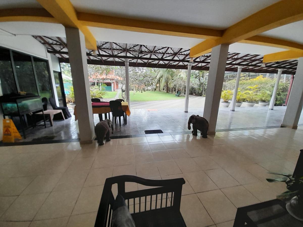 Larn'S Villa Hotel & Apartment Wadduwa Ngoại thất bức ảnh
