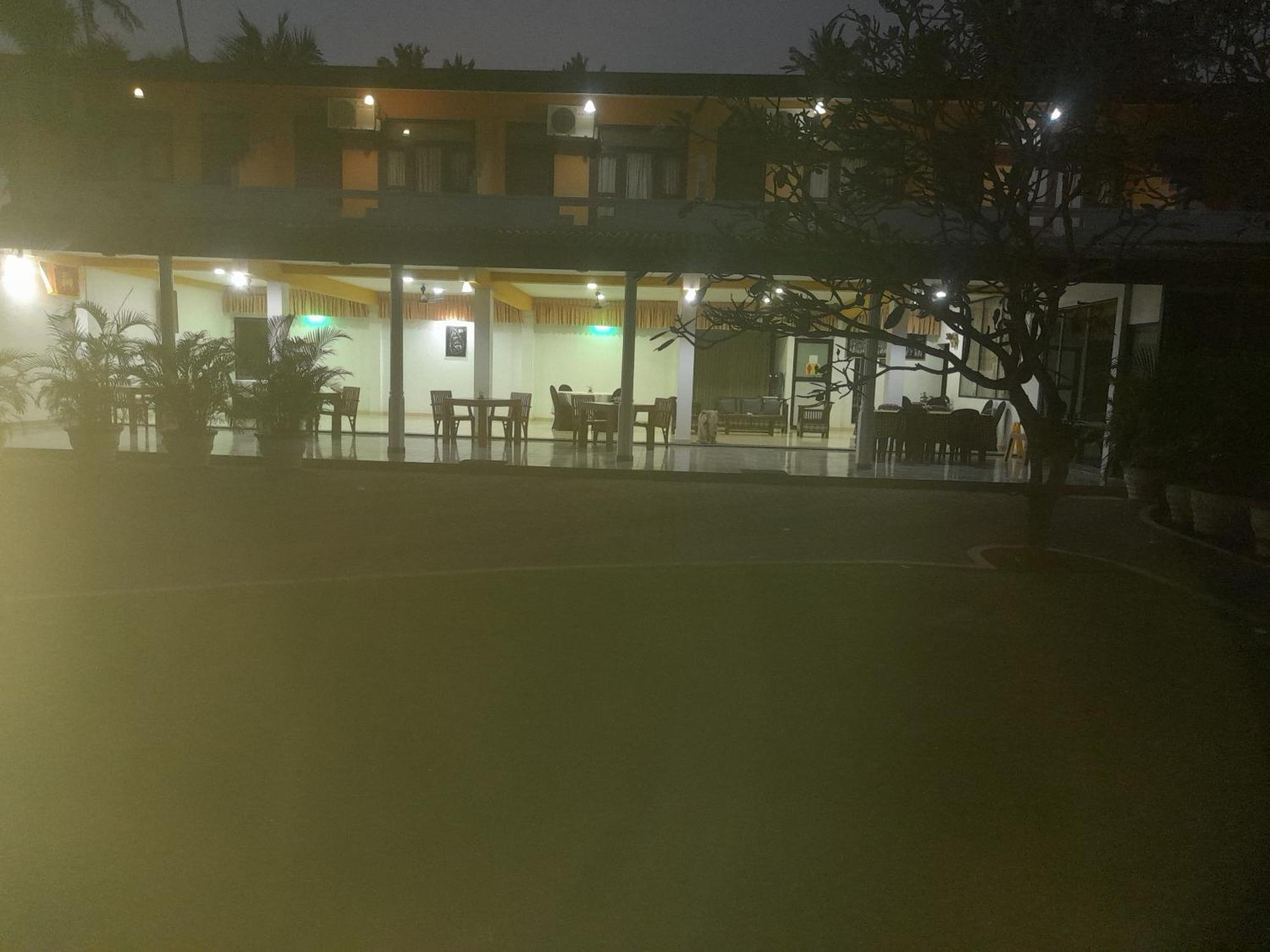 Larn'S Villa Hotel & Apartment Wadduwa Ngoại thất bức ảnh