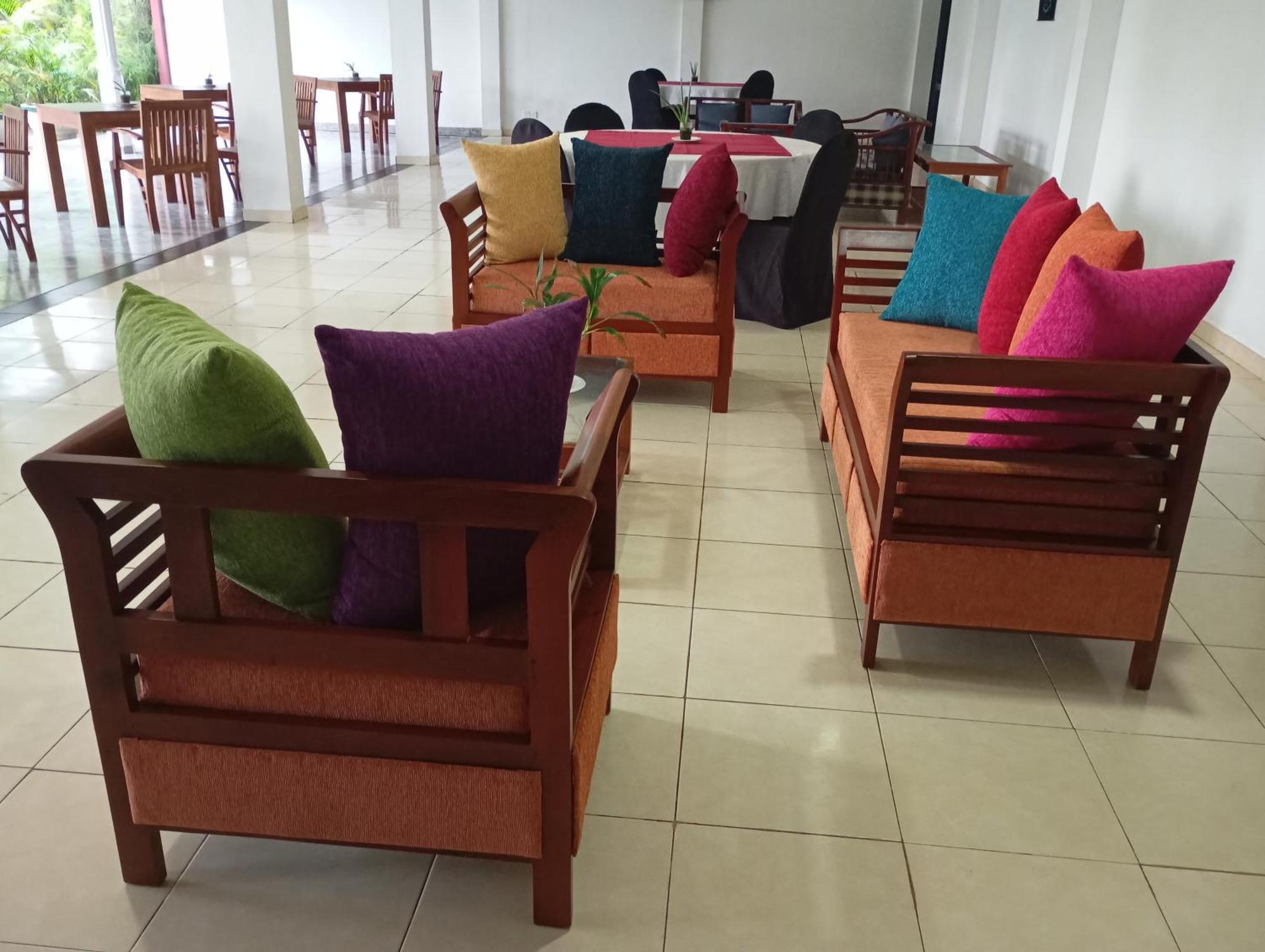 Larn'S Villa Hotel & Apartment Wadduwa Ngoại thất bức ảnh
