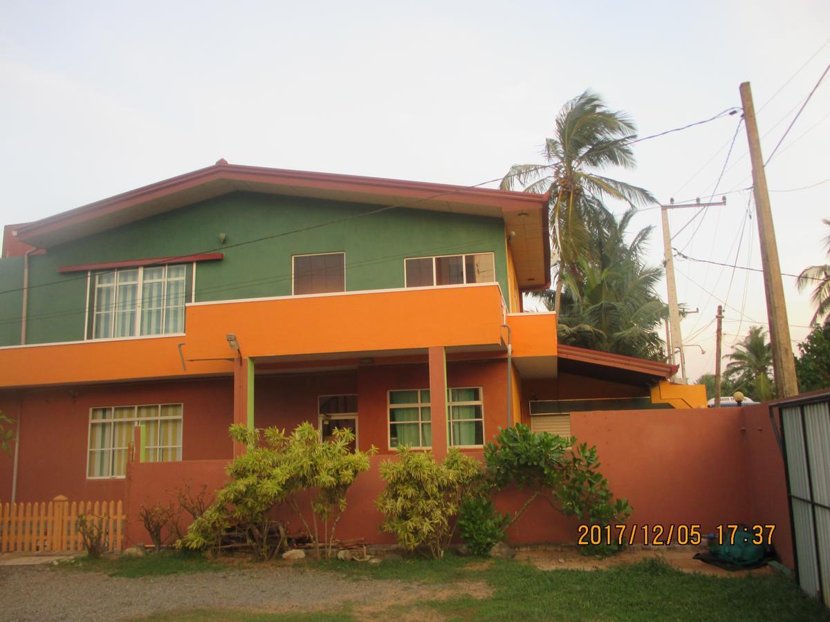 Larn'S Villa Hotel & Apartment Wadduwa Ngoại thất bức ảnh