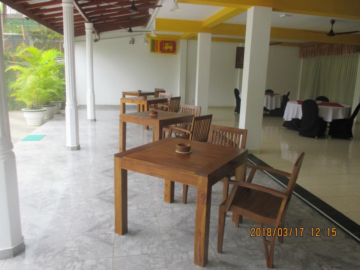 Larn'S Villa Hotel & Apartment Wadduwa Ngoại thất bức ảnh