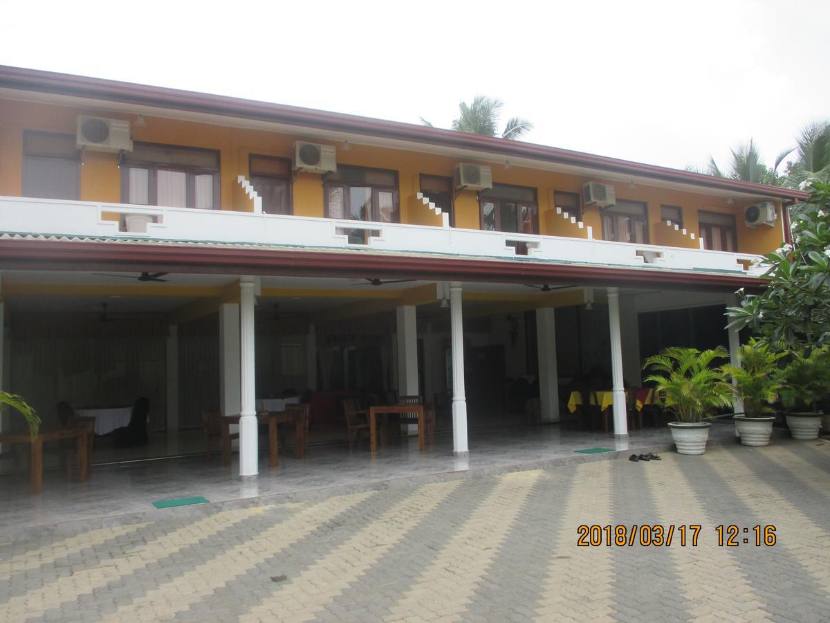 Larn'S Villa Hotel & Apartment Wadduwa Ngoại thất bức ảnh